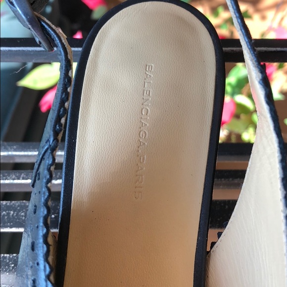 Shoes. - Picture 2 of 5